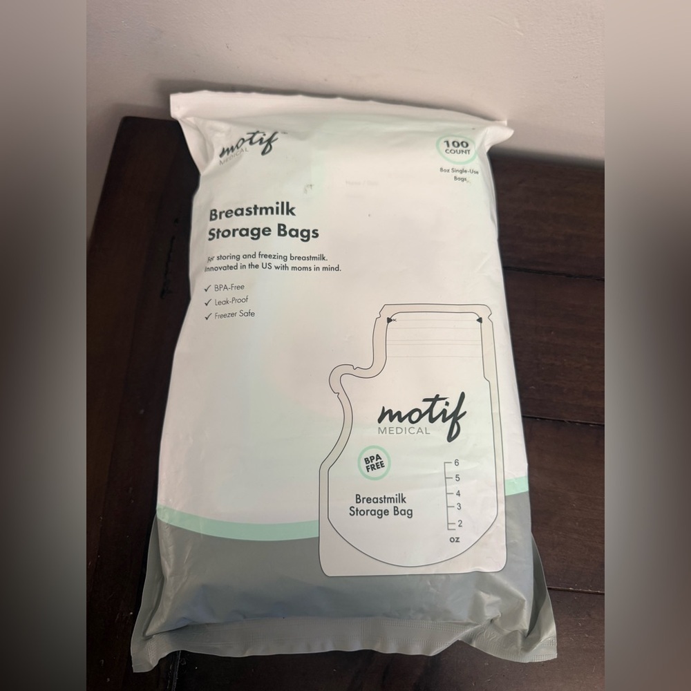 Motif Medical Breastmilk Storage Bags 100 Count 8oz BPA Free Sealed Leak Proof
